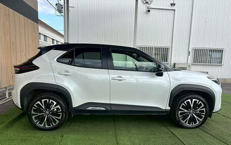 Toyota Yaris Cross, 2025 год, 1 600 000 рублей, 6 фотография