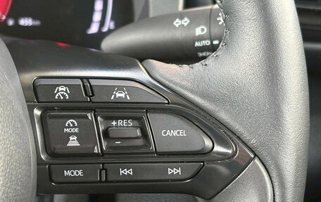 Toyota Yaris Cross, 2025 год, 1 600 000 рублей, 21 фотография