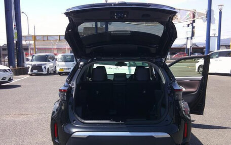 Toyota Yaris Cross, 2021 год, 1 680 000 рублей, 8 фотография