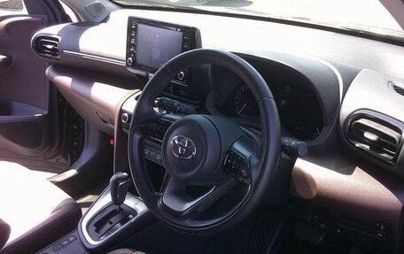 Toyota Yaris Cross, 2021 год, 1 680 000 рублей, 14 фотография