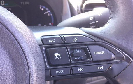 Toyota Yaris Cross, 2021 год, 1 680 000 рублей, 16 фотография