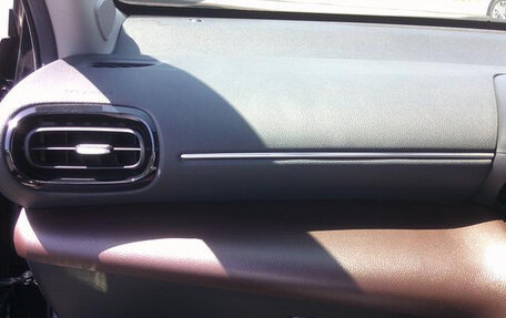 Toyota Yaris Cross, 2021 год, 1 680 000 рублей, 30 фотография