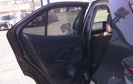 Toyota Yaris Cross, 2021 год, 1 680 000 рублей, 32 фотография