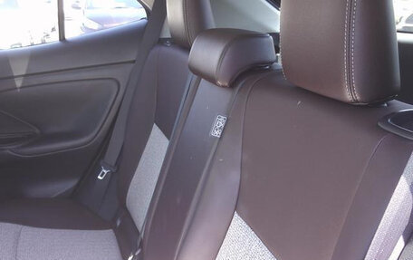 Toyota Yaris Cross, 2021 год, 1 680 000 рублей, 33 фотография