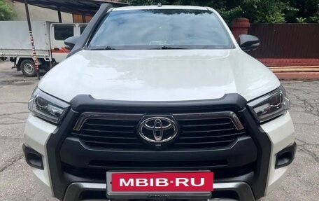 Toyota Hilux VIII, 2022 год, 6 300 000 рублей, 1 фотография