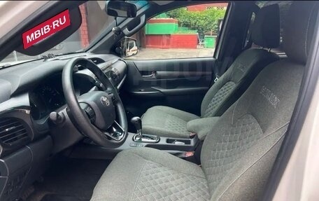 Toyota Hilux VIII, 2022 год, 6 300 000 рублей, 4 фотография