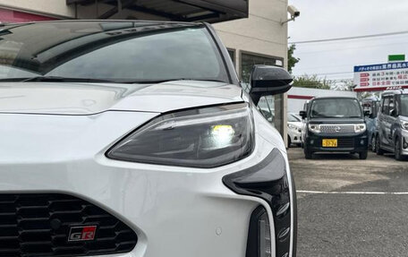 Toyota Yaris Cross, 2024 год, 1 600 000 рублей, 4 фотография