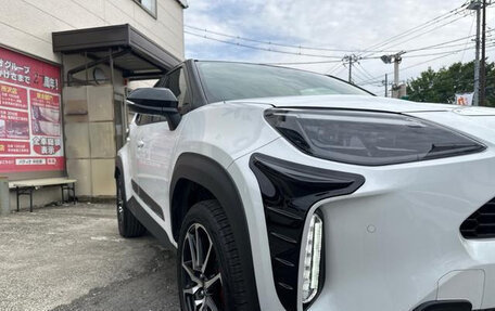 Toyota Yaris Cross, 2024 год, 1 600 000 рублей, 10 фотография