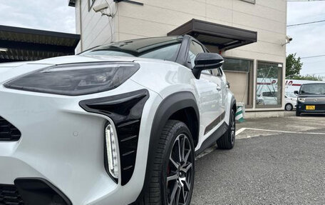 Toyota Yaris Cross, 2024 год, 1 600 000 рублей, 3 фотография