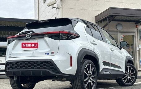 Toyota Yaris Cross, 2024 год, 1 600 000 рублей, 9 фотография