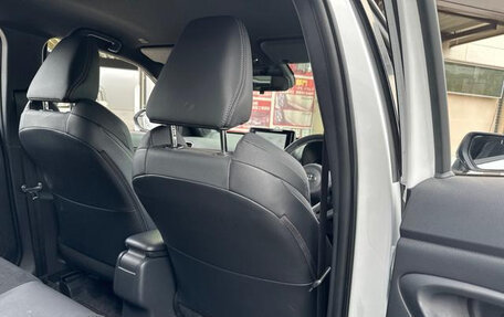 Toyota Yaris Cross, 2024 год, 1 600 000 рублей, 18 фотография