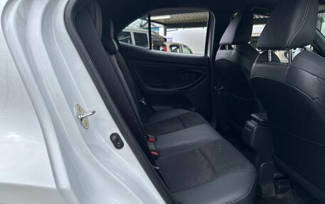 Toyota Yaris Cross, 2024 год, 1 600 000 рублей, 17 фотография