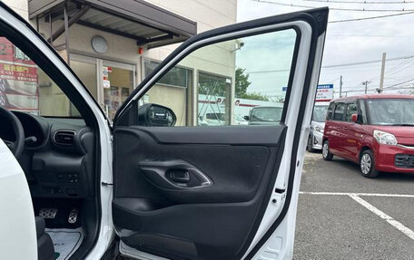 Toyota Yaris Cross, 2024 год, 1 600 000 рублей, 24 фотография