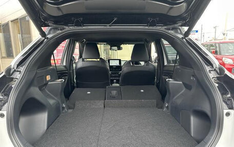 Toyota Yaris Cross, 2024 год, 1 600 000 рублей, 36 фотография