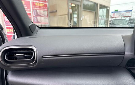 Toyota Yaris Cross, 2024 год, 1 600 000 рублей, 31 фотография