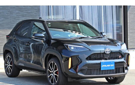 Toyota Yaris Cross, 2024 год, 1 800 000 рублей, 2 фотография