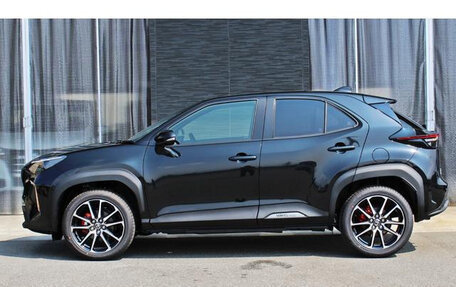 Toyota Yaris Cross, 2024 год, 1 800 000 рублей, 3 фотография