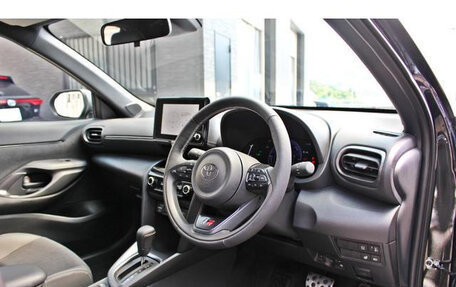 Toyota Yaris Cross, 2024 год, 1 800 000 рублей, 18 фотография