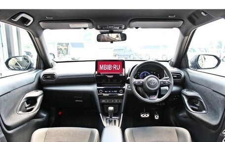 Toyota Yaris Cross, 2024 год, 1 800 000 рублей, 15 фотография