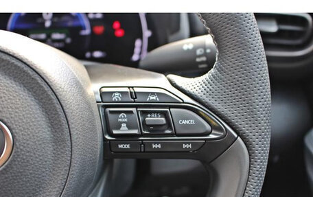 Toyota Yaris Cross, 2024 год, 1 800 000 рублей, 19 фотография