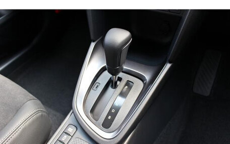 Toyota Yaris Cross, 2024 год, 1 800 000 рублей, 28 фотография