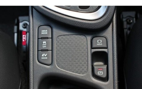 Toyota Yaris Cross, 2024 год, 1 800 000 рублей, 25 фотография