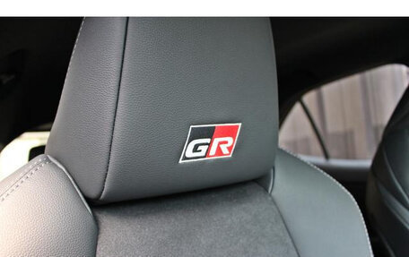 Toyota Yaris Cross, 2024 год, 1 800 000 рублей, 34 фотография