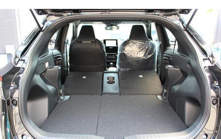 Toyota Yaris Cross, 2024 год, 1 800 000 рублей, 38 фотография