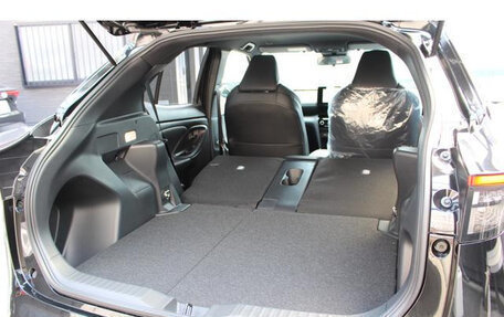 Toyota Yaris Cross, 2024 год, 1 800 000 рублей, 39 фотография