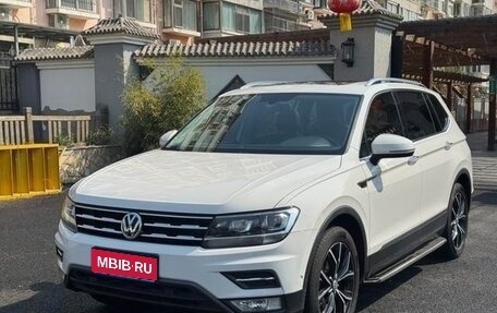 Volkswagen Tiguan II, 2023 год, 2 500 000 рублей, 1 фотография