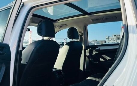 Volkswagen Tiguan II, 2023 год, 2 500 000 рублей, 10 фотография