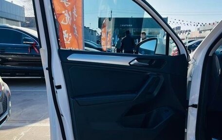 Volkswagen Tiguan II, 2023 год, 2 500 000 рублей, 9 фотография