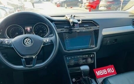 Volkswagen Tiguan II, 2023 год, 2 500 000 рублей, 13 фотография