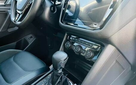 Volkswagen Tiguan II, 2023 год, 2 500 000 рублей, 16 фотография