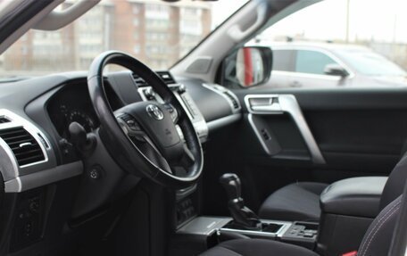 Toyota Land Cruiser Prado 150 рестайлинг 2, 2019 год, 6 150 000 рублей, 13 фотография