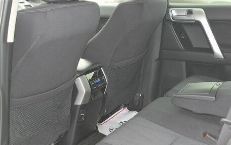 Toyota Land Cruiser Prado 150 рестайлинг 2, 2019 год, 6 150 000 рублей, 16 фотография