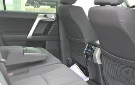 Toyota Land Cruiser Prado 150 рестайлинг 2, 2019 год, 6 150 000 рублей, 20 фотография