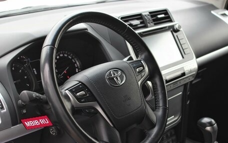 Toyota Land Cruiser Prado 150 рестайлинг 2, 2019 год, 6 150 000 рублей, 15 фотография