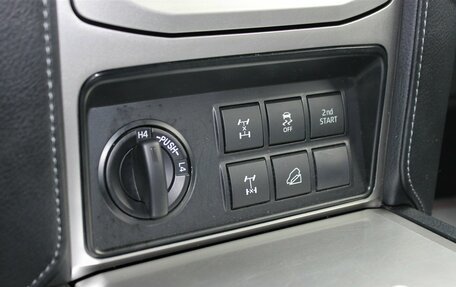 Toyota Land Cruiser Prado 150 рестайлинг 2, 2019 год, 6 150 000 рублей, 25 фотография