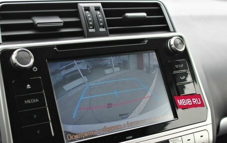 Toyota Land Cruiser Prado 150 рестайлинг 2, 2019 год, 6 150 000 рублей, 26 фотография