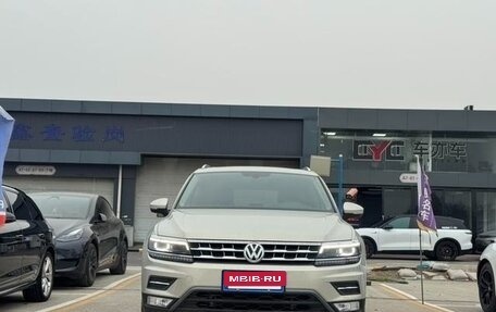 Volkswagen Tiguan II, 2023 год, 2 500 000 рублей, 2 фотография