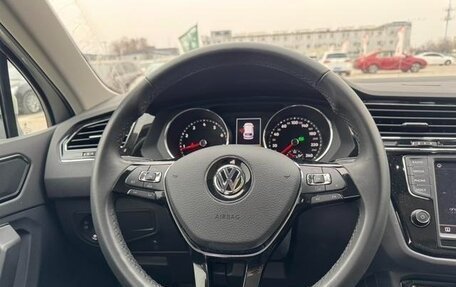 Volkswagen Tiguan II, 2023 год, 2 500 000 рублей, 19 фотография