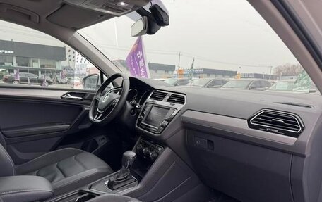 Volkswagen Tiguan II, 2023 год, 2 500 000 рублей, 22 фотография