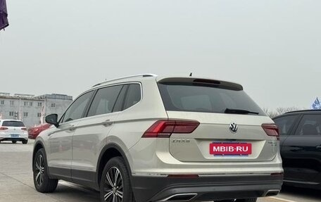 Volkswagen Tiguan II, 2023 год, 2 500 000 рублей, 25 фотография