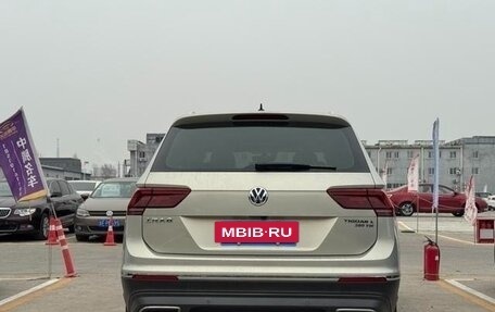 Volkswagen Tiguan II, 2023 год, 2 500 000 рублей, 26 фотография