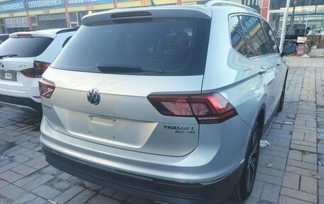 Volkswagen Tiguan II, 2023 год, 2 500 000 рублей, 4 фотография