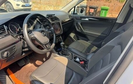 Volkswagen Tiguan II, 2023 год, 2 500 000 рублей, 10 фотография