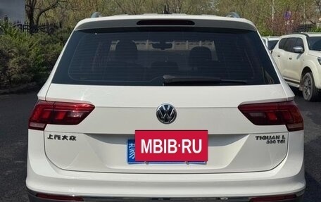 Volkswagen Tiguan II, 2023 год, 2 500 000 рублей, 6 фотография