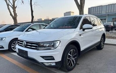 Volkswagen Tiguan II, 2023 год, 2 500 000 рублей, 1 фотография