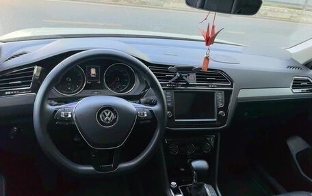 Volkswagen Tiguan II, 2023 год, 2 500 000 рублей, 6 фотография